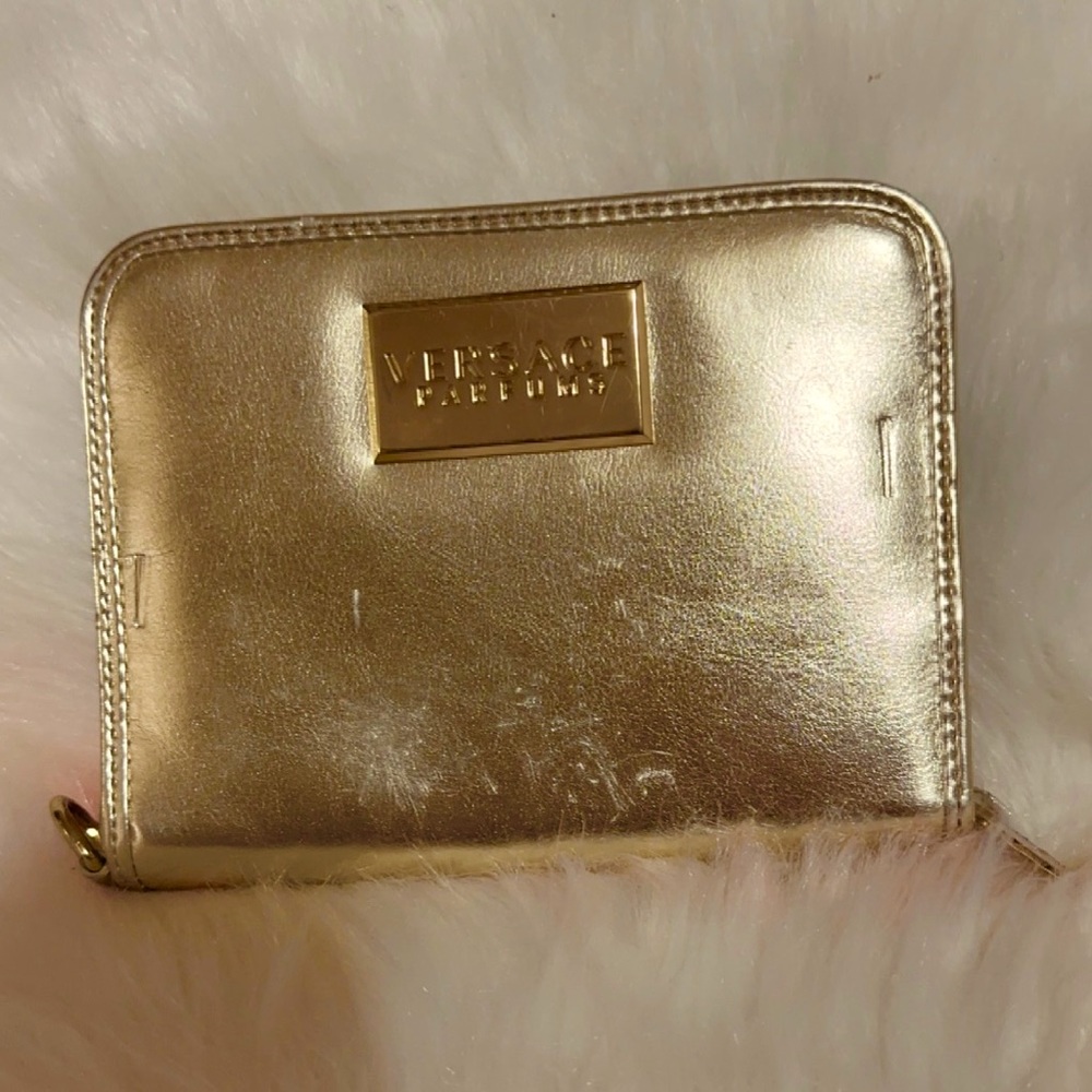 Versace Clutch/Wallet 🌟 7” x 6” 🌟